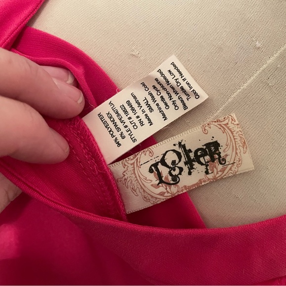 Hot pink sleeveless top - Picture 3 of 3